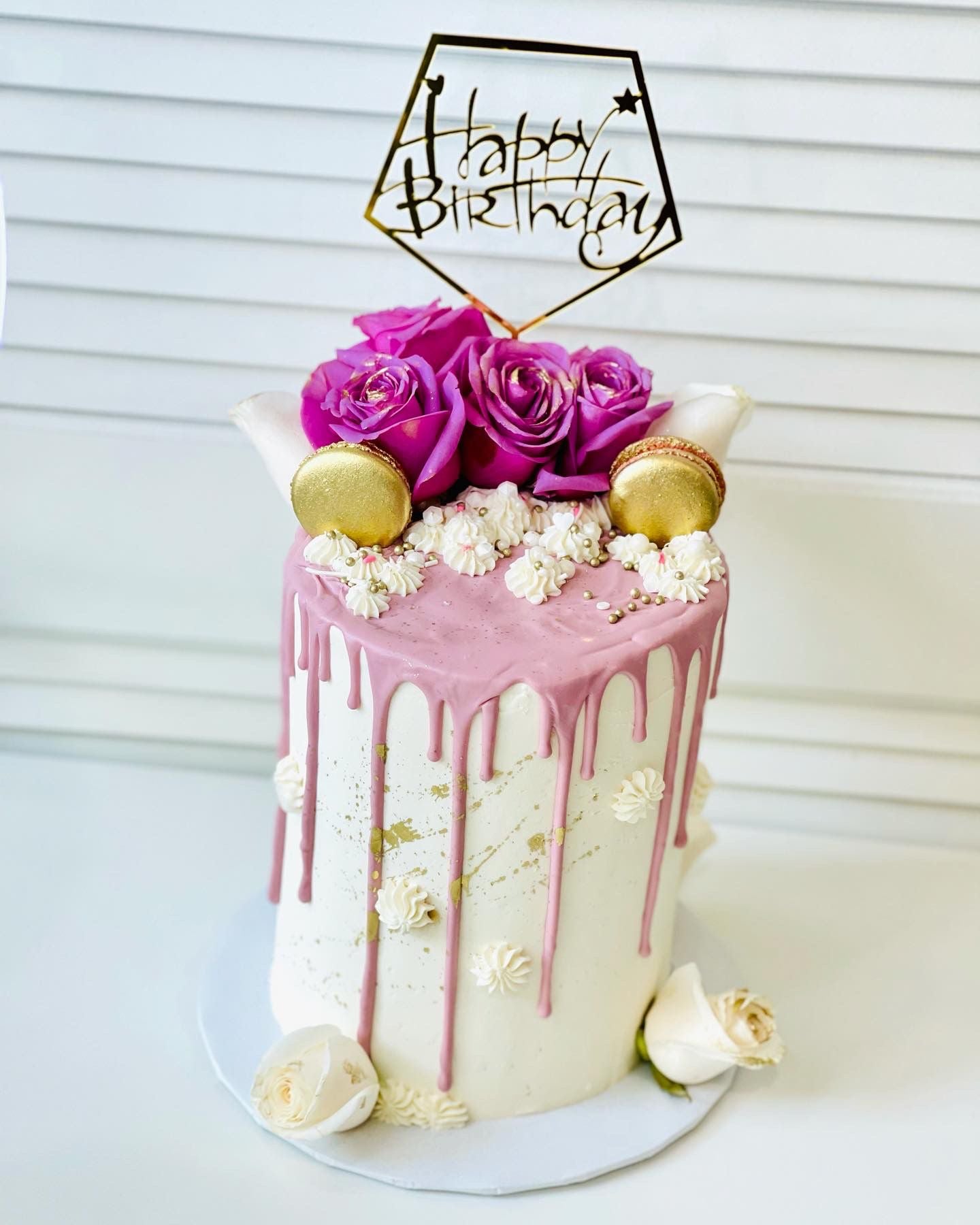 Fresh flower Birthday cake