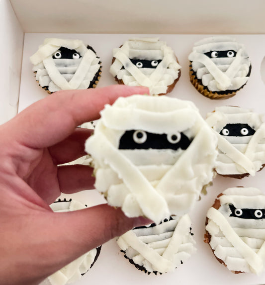 Mummy Cupcakes 👻