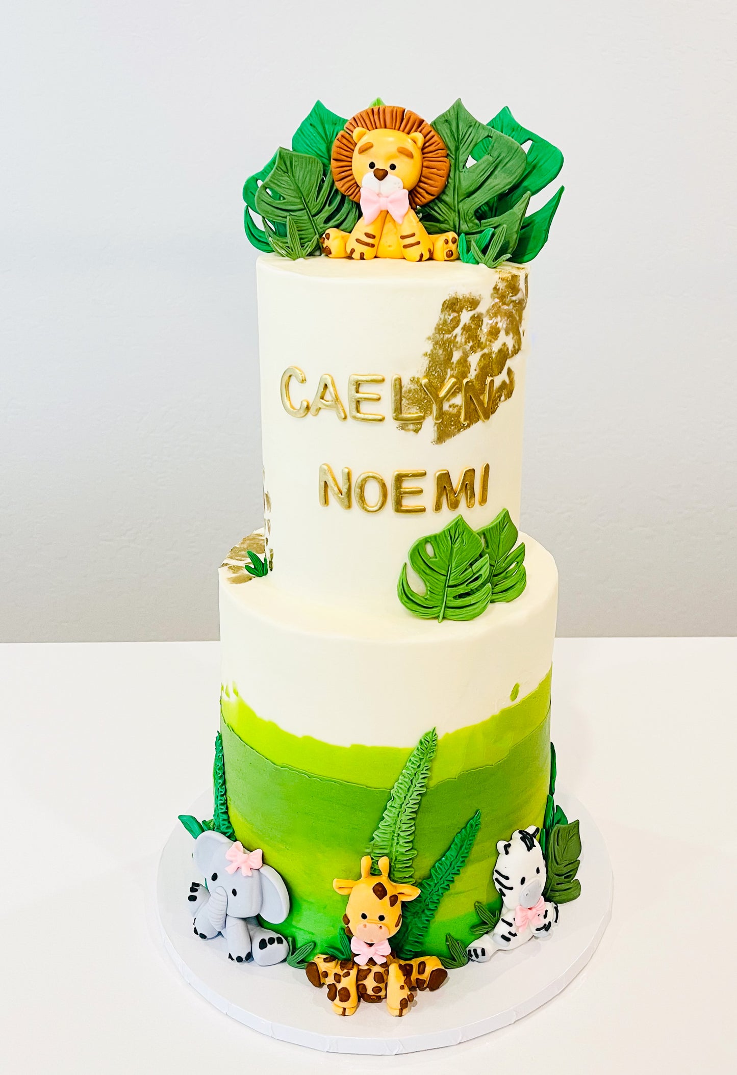 jungle themed cake