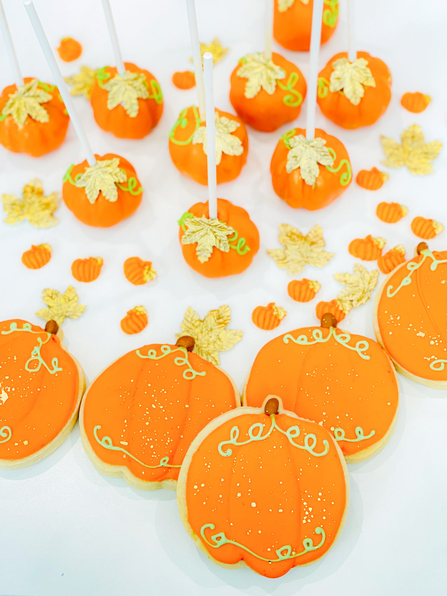 halloween cake pops, pumpkin cake pops